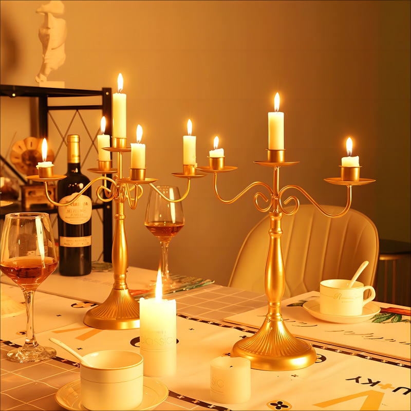 Vintage estilo europeo de una sola cabeza de tres cabezas y cinco cabezas candelabros decoraciones hotel boda candelabros especial restaurante occidental cena a la luz de las velas