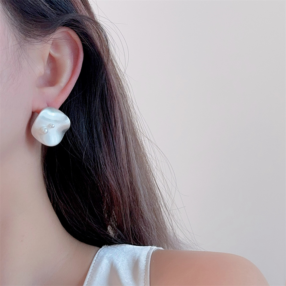 14K Real Gold Plated, White K Plated Plating Material Imitation Pearl Inlay Material Ear Studs Classification 1 Pair Quantity Daily Occasion 1 Pair IG Style Simple Style Geometric Plating Inlay Copper Pearl Ear Studs