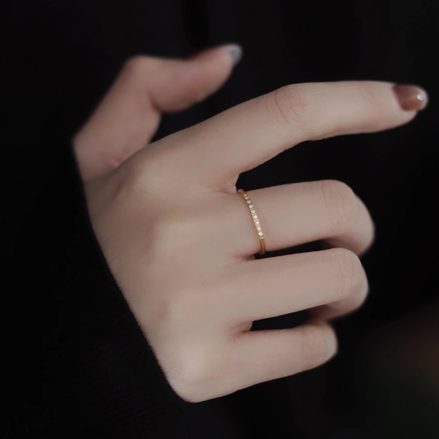 New ultra-fine titanium steel non-fading zircon Japanese ring female high-grade niche light luxury cold wind tail ring Valentine's Day
