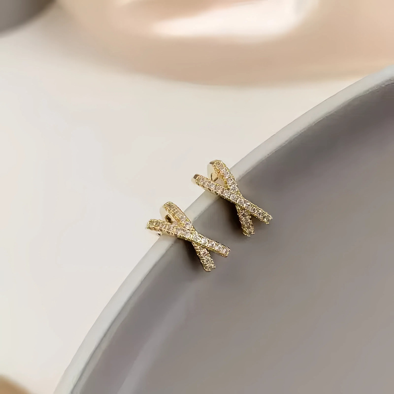 S925 plata esterlina 14K oro diamante cruzado orejas para mujeres lujo ligero alto viento frío sin agujeros de orejas orejas hueso orejas orejas