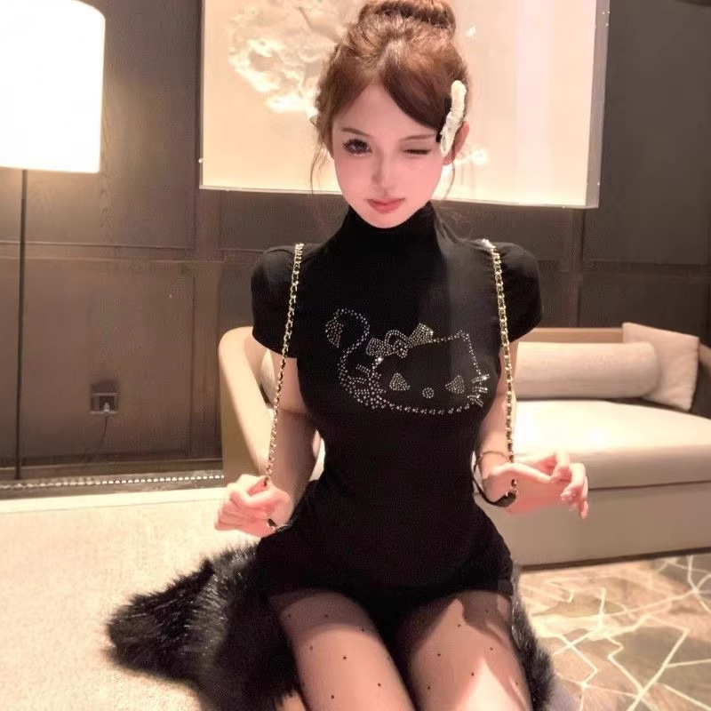 Black Tight-Fitting Rhinestone-Embellished High-Neck Short-Sleeve T-Shirt for Women, New Summer Style, Slim-Fit Design, Trendy Kt Cat Short Top Black Tight-Fitting Rhinestone-Embellished High-Neck Short-Sleeve T-Shirt for Women, New Summer Style, Slim-Fit Design, Trendy Kt Cat Short Top