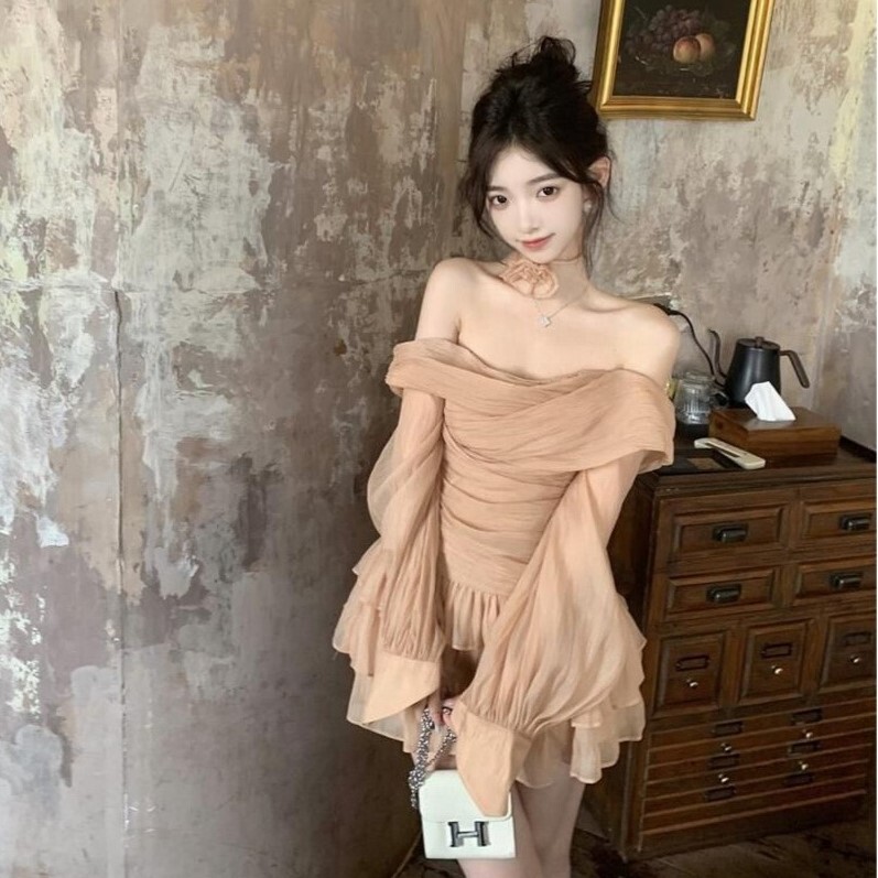 纯欲辣妹风抹胸连衣裙女秋褶皱微透高级感气质收腰显瘦长袖短裙|undefined