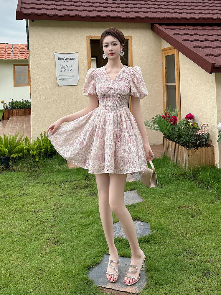 Đầm maxi nữ thắt eo cổ chữ V tay phồng họa tiết hoa nhí — Hồng tử