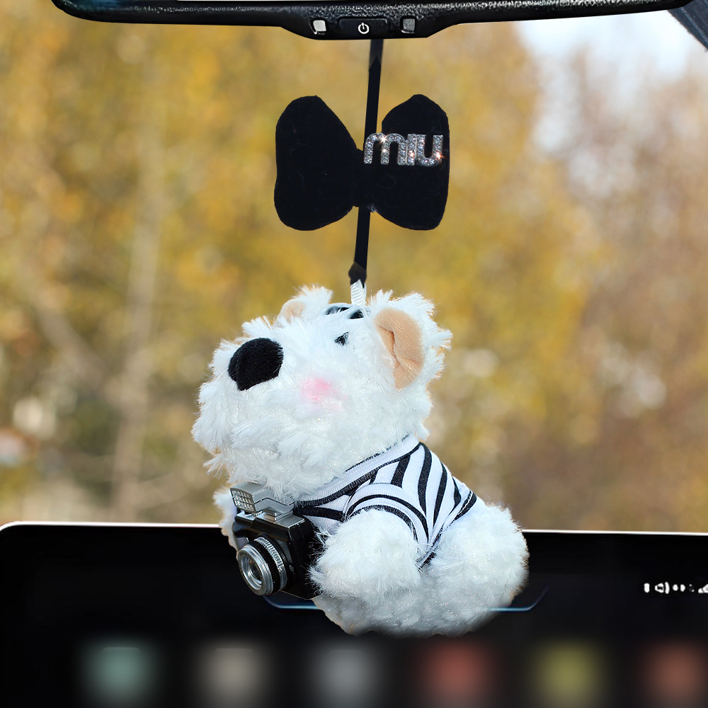 Colgante de automóvil West Highland Puppy 2025 nuevo espejo retrovisor de automóvil colgante muñeca de peluche muñeca sensación de alta calidad