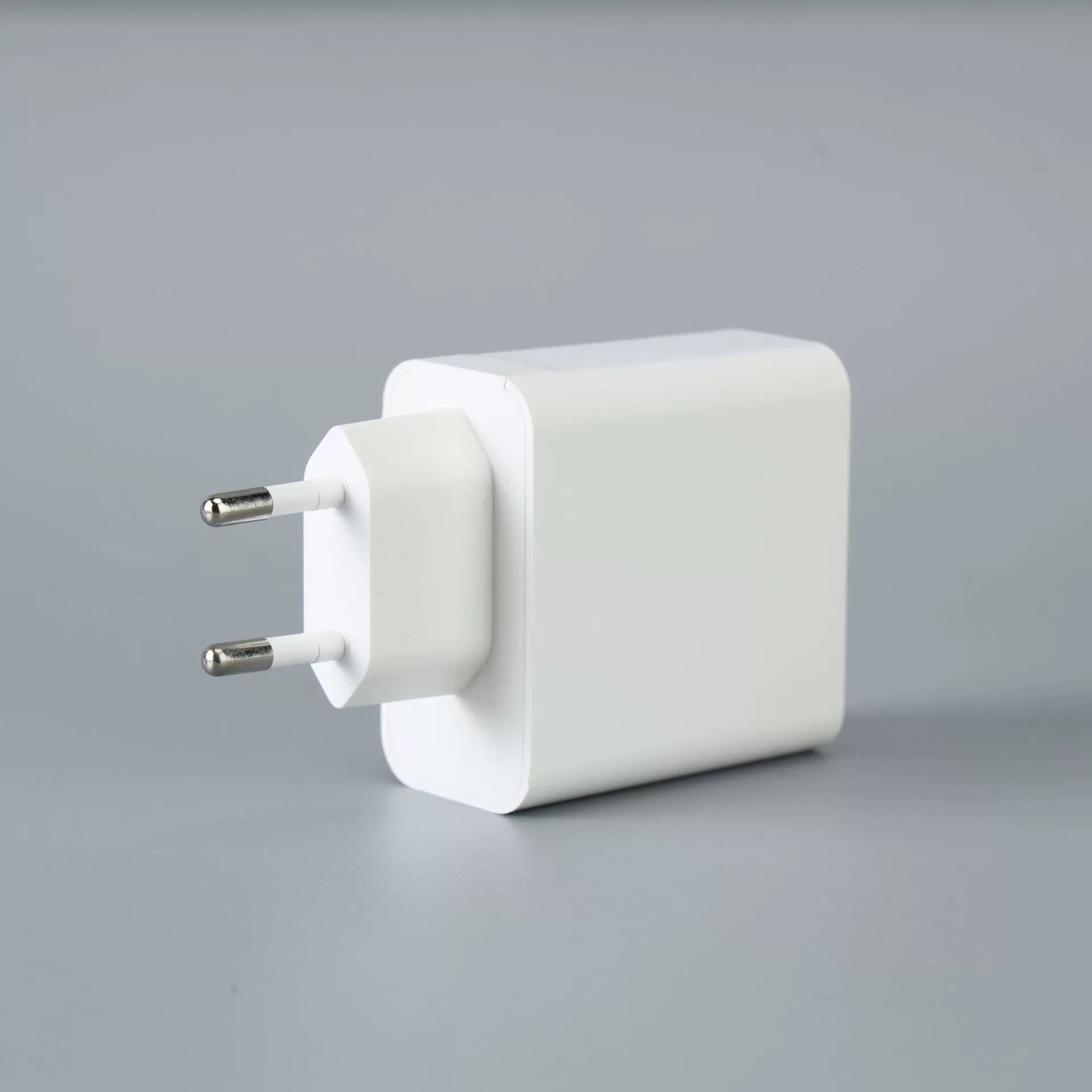 Зарядное устройство 65W для ноутбука и телефона, модель C1, 1A, с прищепками в комплекте