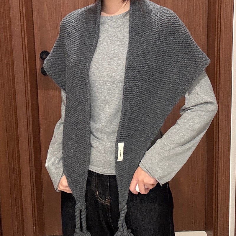Wool blend, simple and elegant triangular shawl, student style, 2026 new collection, literary and refined, versatile, soft and comfortable knitted scarf