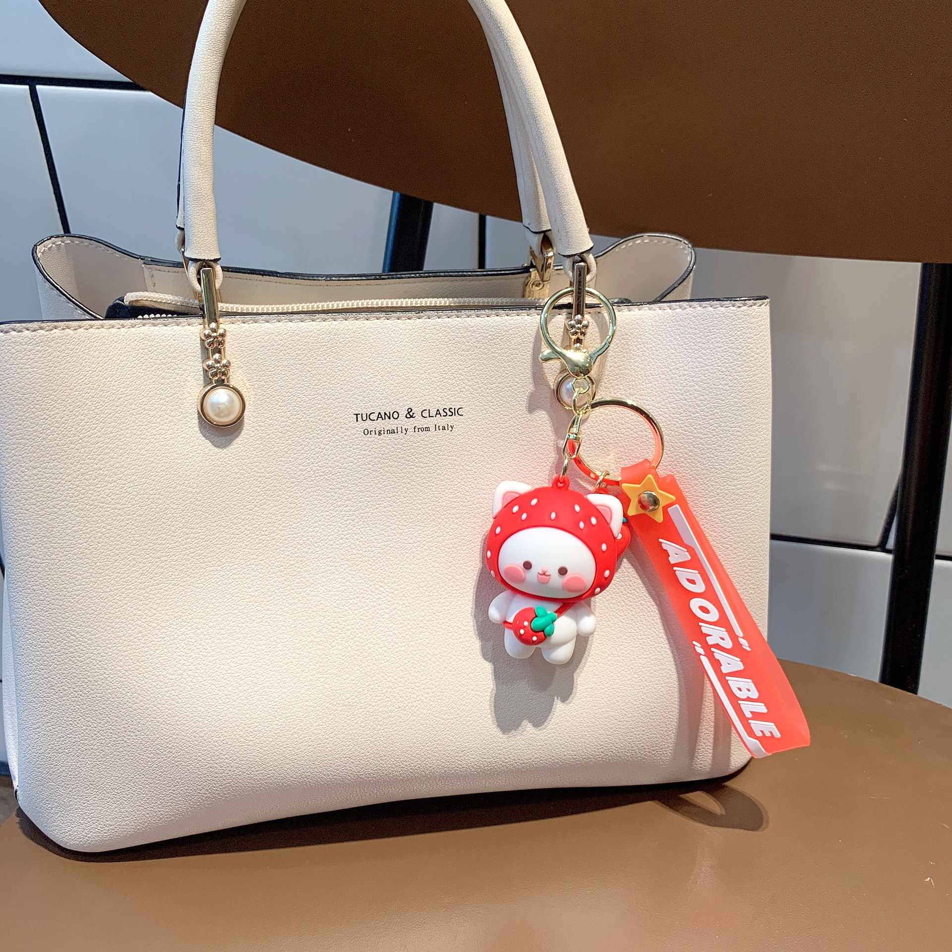 Lovely Fruit Cat Keychain Cartoon Doll Colgante Car Keychain Colgante Bolso de pareja Colgante Regalo