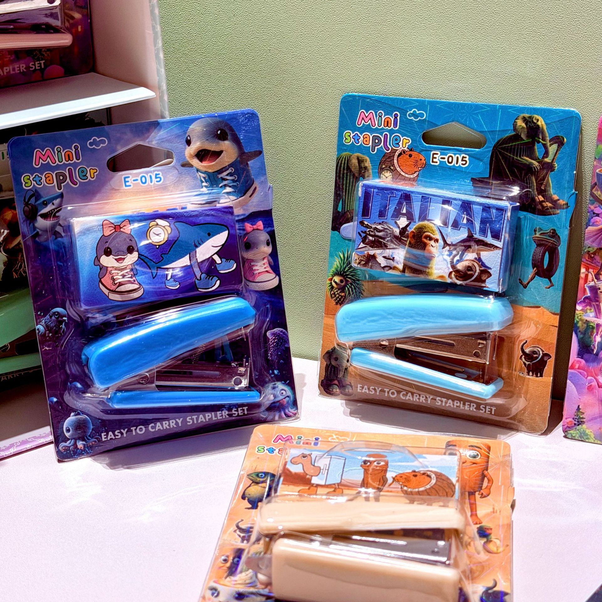 AI montaña y marjing mini grapadora conjunto de grapadora de escritorio portátil para estudiantes suministros de papelería para estudiantes