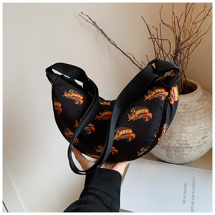 Knödel Schulter Mode Cartoon Anime Unterarm Dutt Lässig Niedlich Rolling Edge Farbe Kontrastierende Umhängetasche_voghion.com