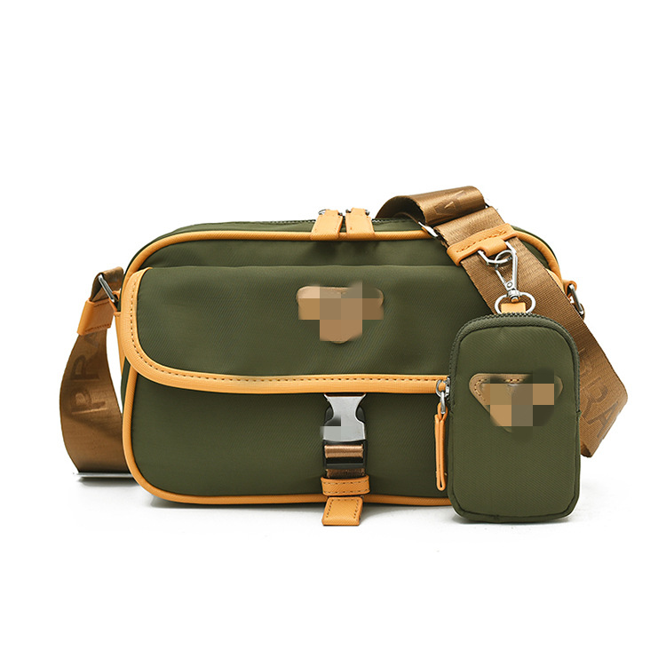 Bolso de mensajero del mismo estilo para hombres y mujeres de renombre Bolso de cámara de nylon de la casa P mediano Bolso de mensajero de un solo hombro tres en uno sentido avanzado