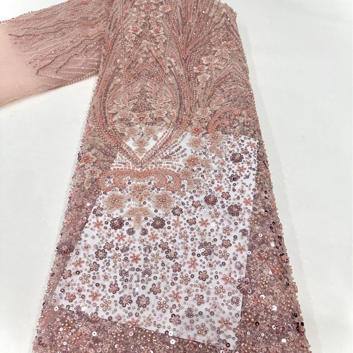 Fabricante nuevo tubo de perlas de industria pesada bordado red rayas flor de ciruela de moda ligera vestido de boda de lujo tela de mujer