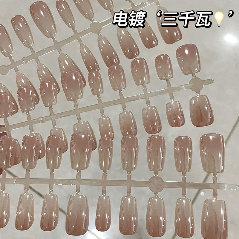2025新款海莉電鍍三千瓦小燈泡穿戴甲ins顯白美甲貼片純欲假指甲