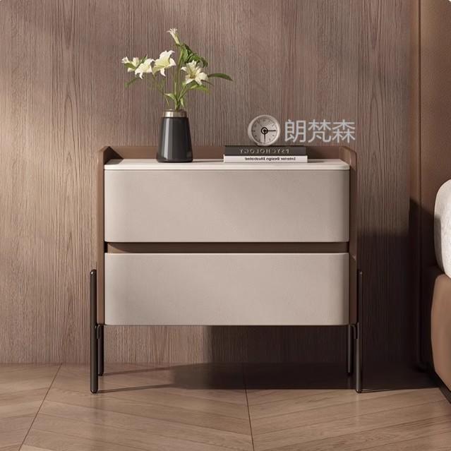 2025 New Solid Wood Bedside Table Accessible Luxury High-End Home Bedroom Small Bedside Storage Cabinet