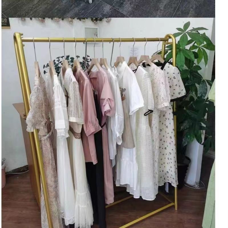 Tienda de ropa especial estante de exhibición percha de oro tipo piso hierro forjado estante de ropa infantil percha de ropa de mujer estante de vestido de boda image 3