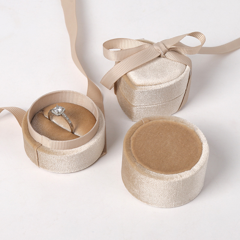 Caja de embalaje de joyas de anillo de terciopelo en forma de corazón redondo caja de joyas de terciopelo coreano caja de joyas de terciopelo Tiandi cubierta caja de joyas de cinta image 4