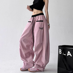 街頭のファッションブランドのストライプの曲がりくねったナイフのカジュアルなズボンの女性2025年の夏の新型の垂れ下がった感じがゆったりしています。