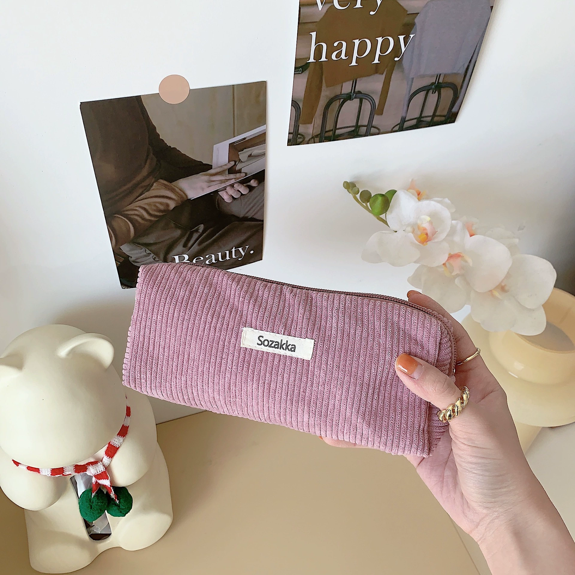 Retro coloured pencils, pencil case, storage bag for elementary school students