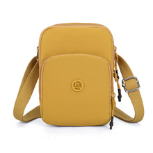 �p�����ˮ�����������eŮʿ�μ������б�汳���r���¿�С����