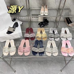 対外貿易クロスボーダー新しいDファミリー老眼刺繍フラットスリッパ女性用アウターウェアインターネットセレブビーチカジュアルワンラインサンダルトレンディ