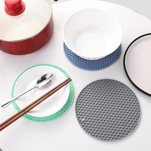 Round honeycomb silicone placemat anti-scalding anti-slip mat insulated pot mat silicone table mat easy to clean high temperature resistant wholesale