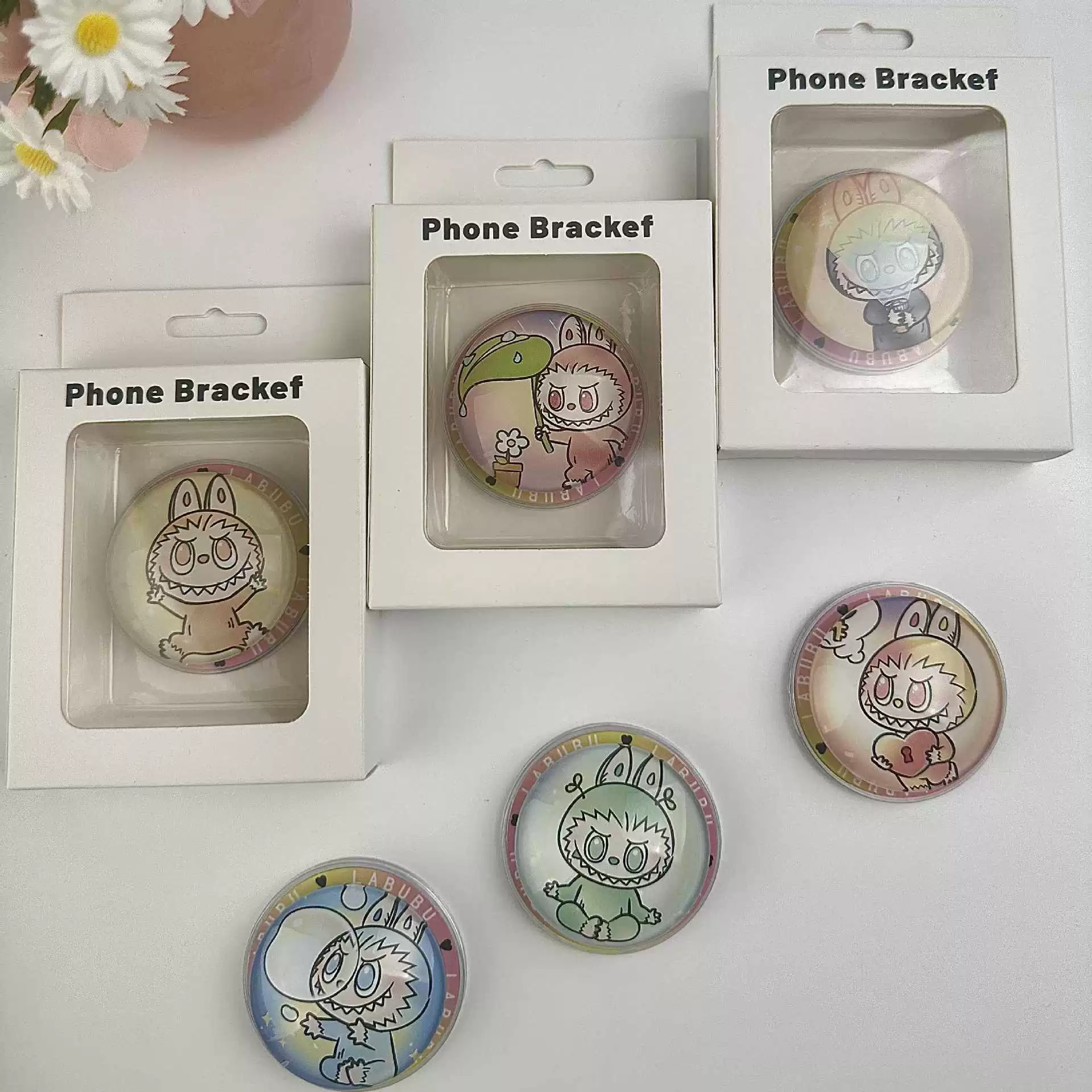 Популярный новый магнитный держатель Crystal Ball Labubu подходит для мобильных телефонов Apple и Android, чтобы сильно притягивать рабочий стол и смотреть драмы.