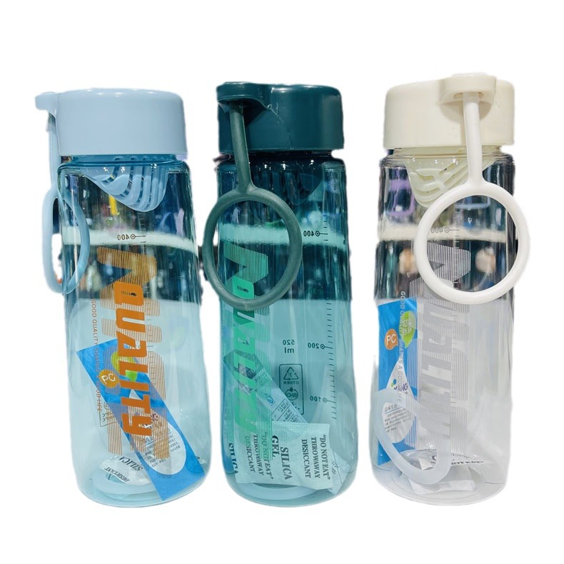 Futong 708 nueva taza de agua de plástico con colador 520ml taza de agua recta portátil personalizada con escala de fábrica al por mayor
