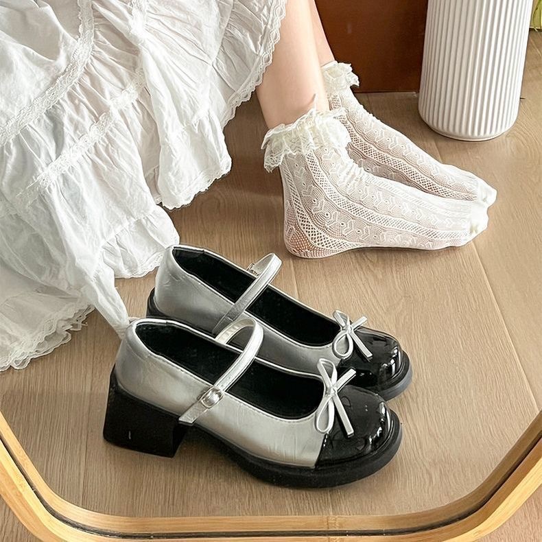 2026 nuevo estilo francés marizhen tacones altos claros zapatos de cuero de color pequeño retrógrado tacones gruesos arcos pequeños zapatos de viento fragrantes