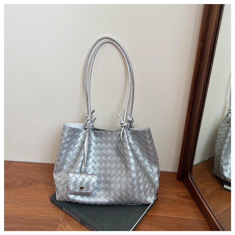 2026 Spring New Diamond Quilted Woven Tote Bag For Women Fashion Versatile Commuter Luxury Shoulder Handbag - Thumbnail 7