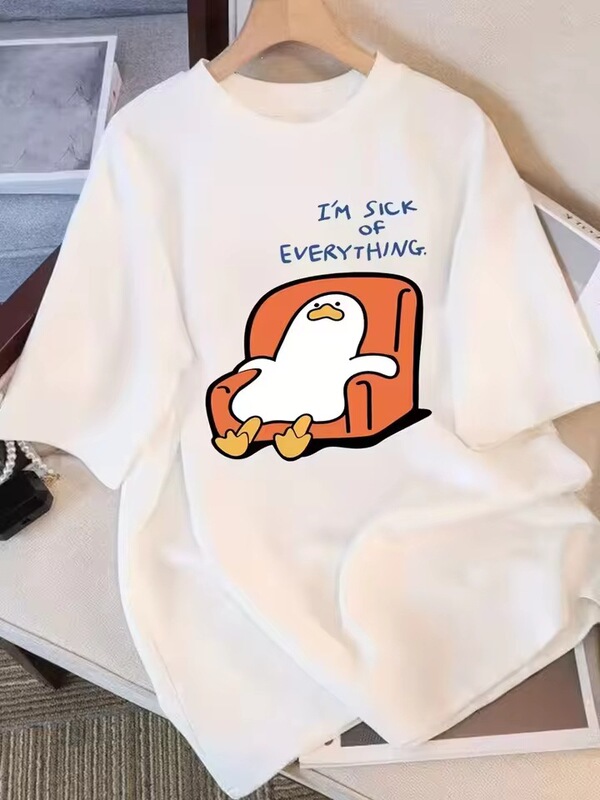 Cute lazy duck t-shirt for women, funny cartoon graphic with the slogan "I'm Bored," casual loose fit