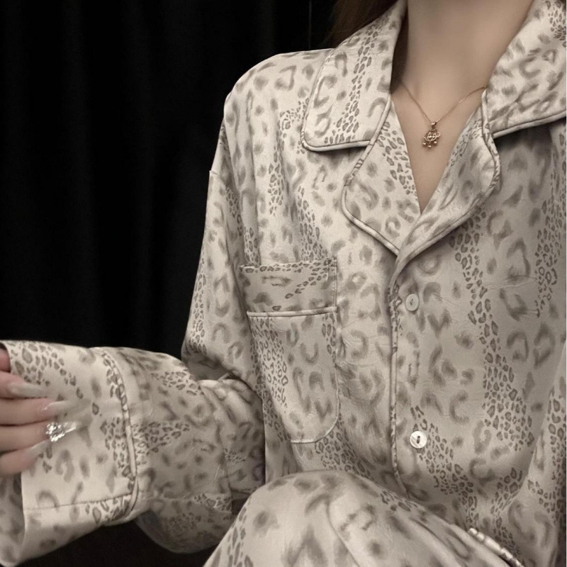 [Korean Leopard Print] 25 Autumn and Winter New Ice Silk Pajamas Women's Satin Leopard Print Long Sleeve Loose High-End Home Clothes