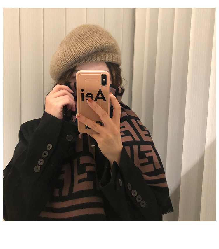 Women's Simple Style Solid Color Eaveless Beret Hat display picture 1