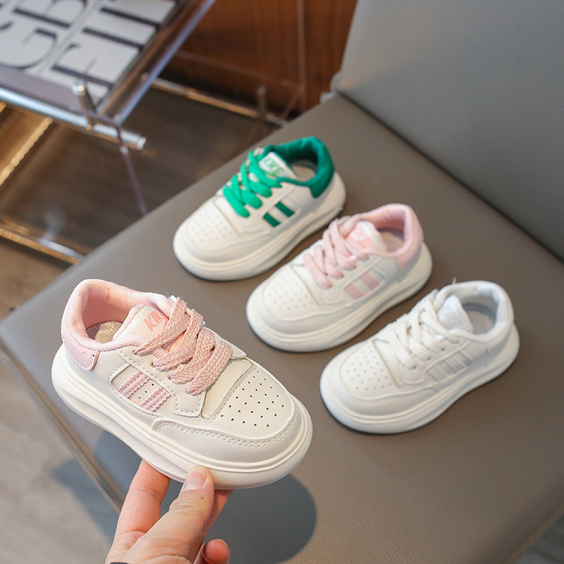 Zapatos para niños 2024 nuevas zapatillas de deporte para niños transpirables de otoño, zapatillas de suela blanda de corte bajo para niños grandes, zapatos de marca de moda para niñas