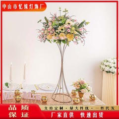 北欧の新型路引花架結婚式の配置道具結婚祝い鉄芸花架ホテルレストランの部屋の配置装飾