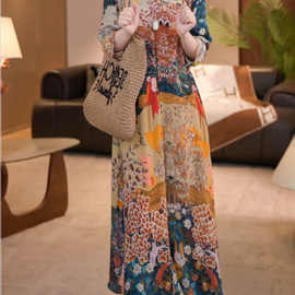 夏季v领五分袖花色新款连衣裙女气质新中式高级感显瘦碎花a字裙子