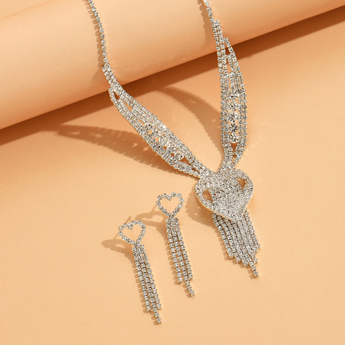 Cross-border European and American wedding photography studio bride's assembly accessories with sparkling full diamond three-layer heart tassel necklace/earring set