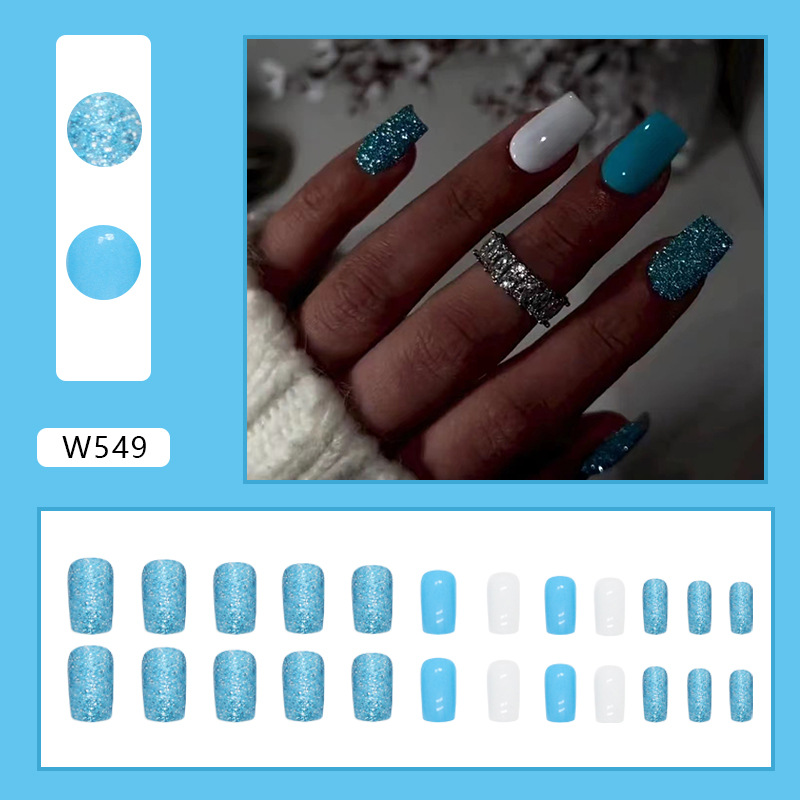 Mittellanges, quadratisches, explosives Puder, vollfeste Milch mit Rüstung, Blau und Weiß, gepaart mit frischer Nagelkunst_voghion.com