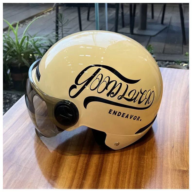 Newly certified electric vehicle safety helmet, motorcycle national standard four-season half helmet, summer sun protection universal safety helmet