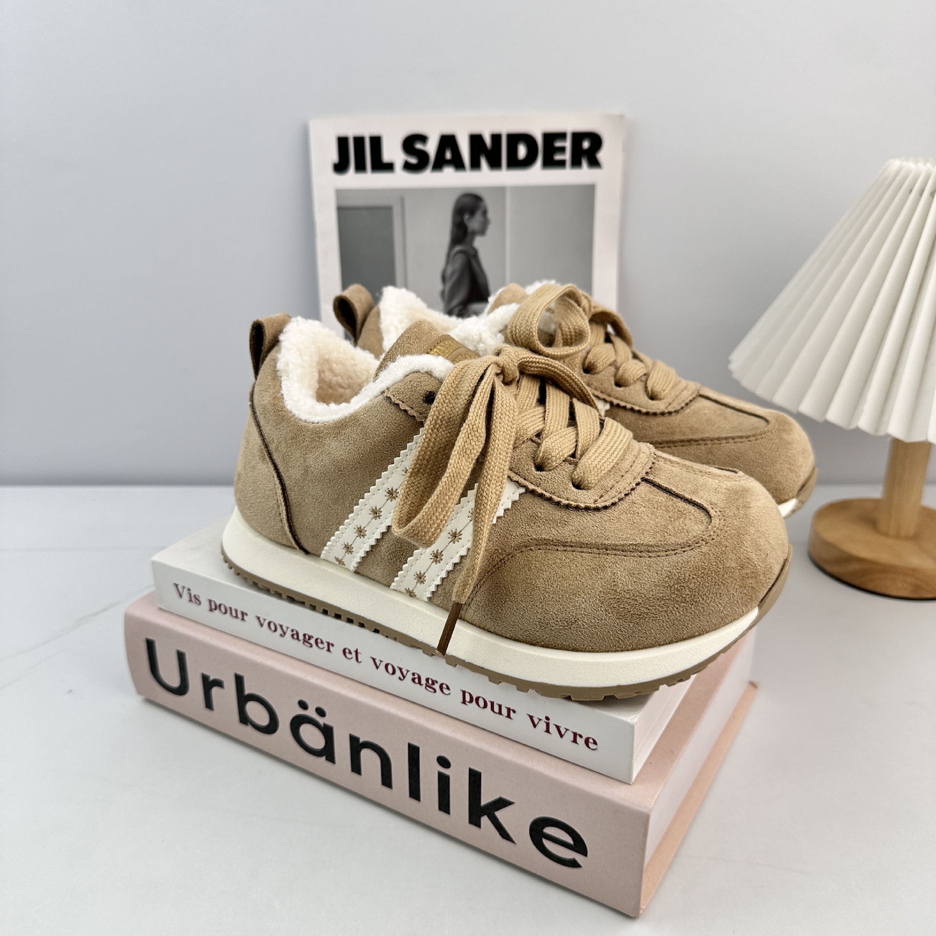 Yuanbo2025 zapatos de entrenamiento de terciopelo de invierno para mujeres zapatos de skate cálidos casuales zapatos blancos 2826M