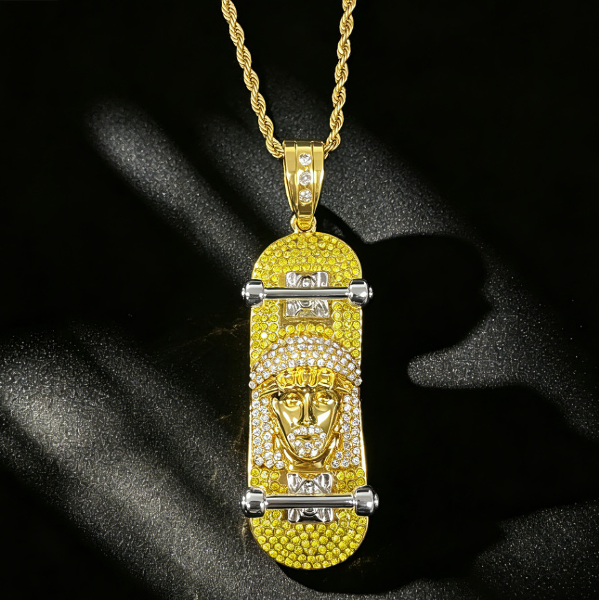 Nuevos productos originales de aleación de skateboard retrato colgante calles collar de diamantes marca de moda con accesorios de nicho