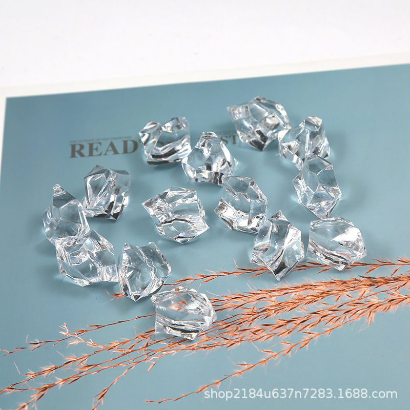 Wholesale large and small acrylic artificial artificial ice cube gravel head small ice crystal diamond irregular broken ice crystal porcelain painting Diamond