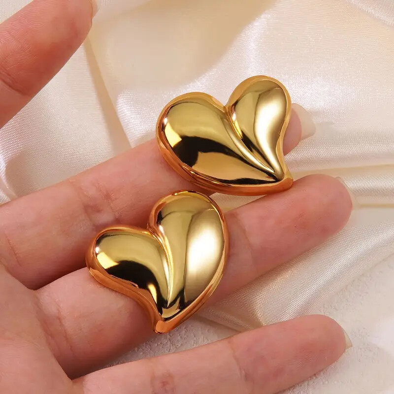 Labret stud lip piercing jewelry styling detail