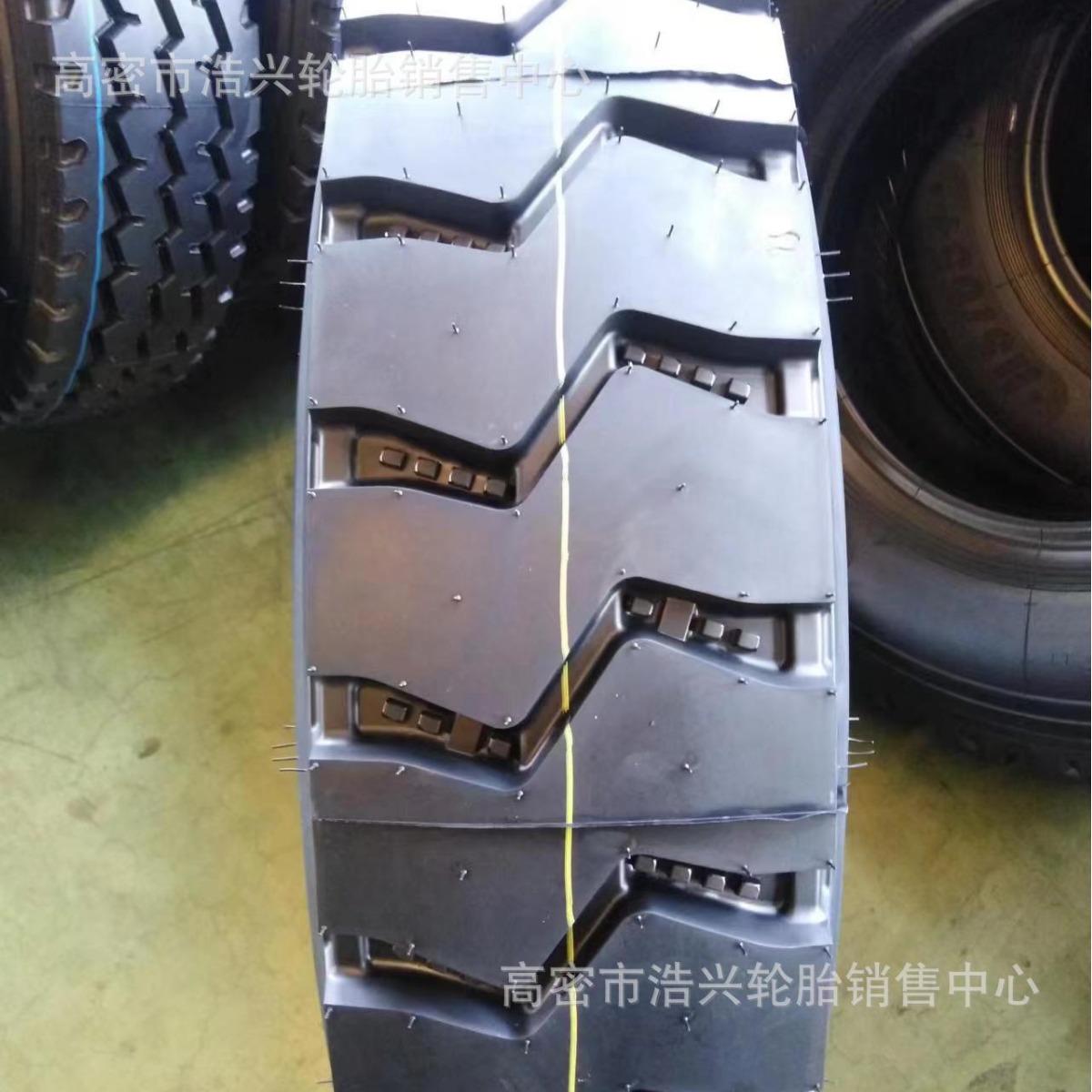 矿山胎1100R20 1200R20 1000R20横向加深大花纹卡货车轮胎量大优