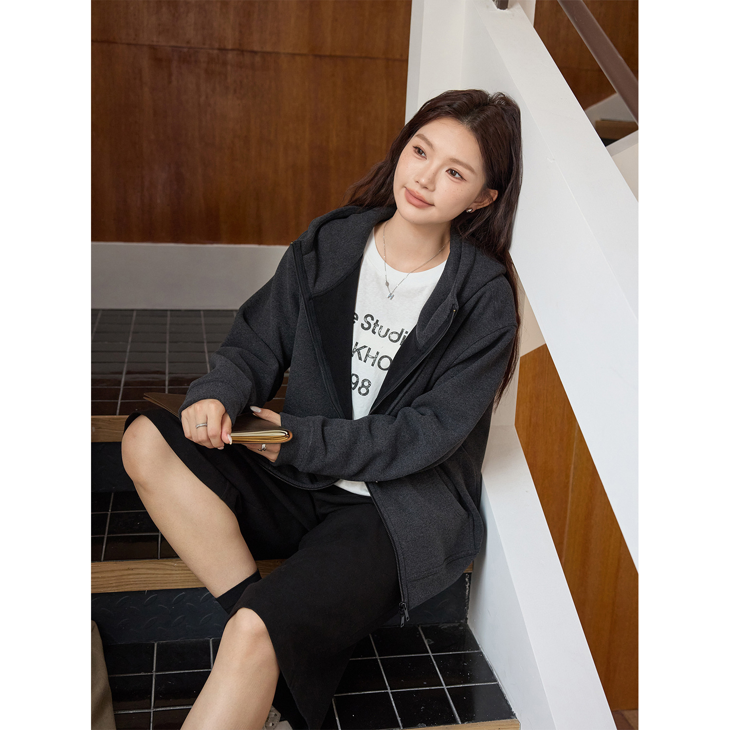 大码女装宽松显瘦磨毛连帽拉链卫衣韩版小众百搭休闲时尚软糯外套