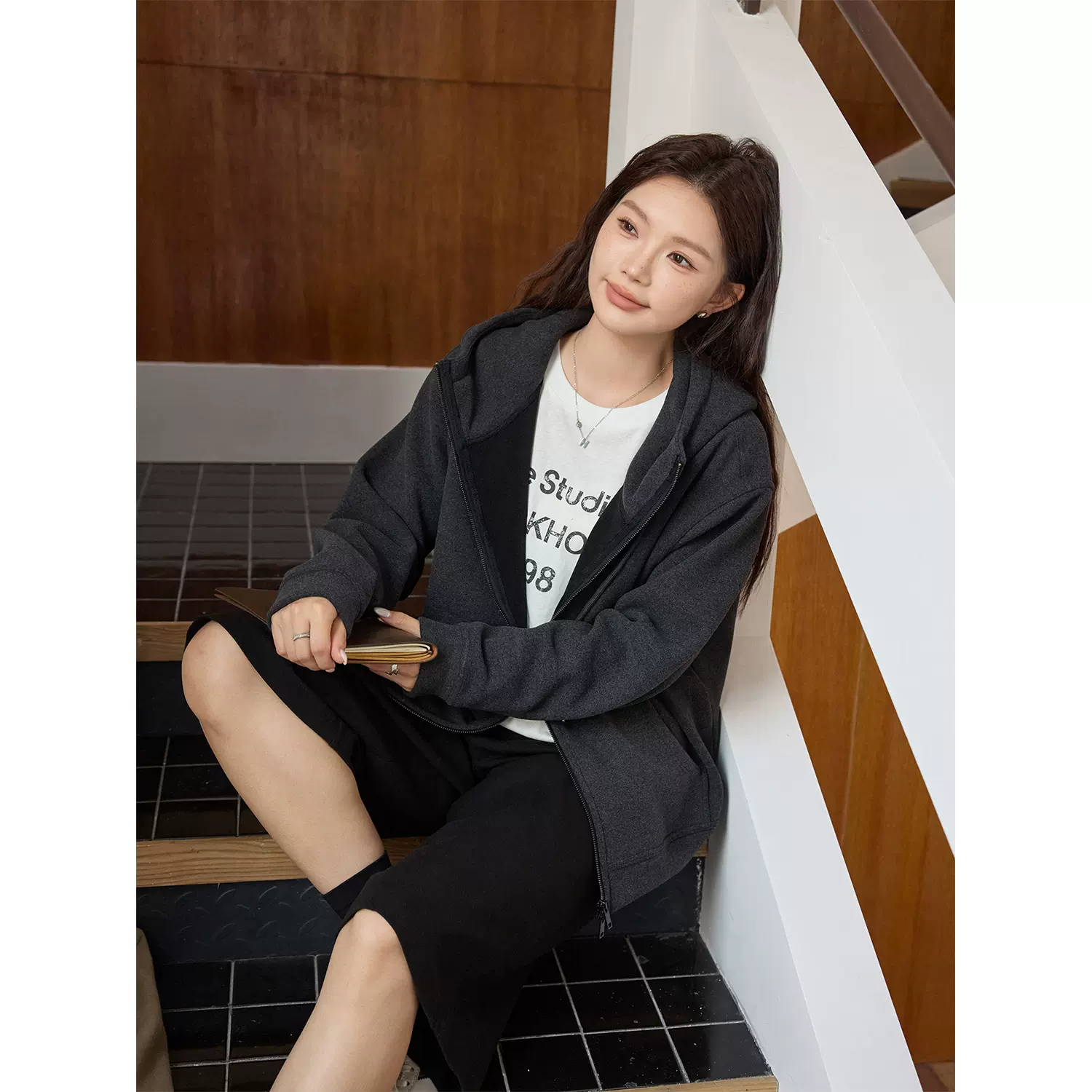 大码女装宽松显瘦磨毛连帽拉链卫衣韩版小众百搭休闲时尚软糯外套