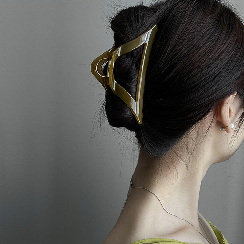 Celebrity-Style Jelly-Colored Large Triangular Claw Clip Shark Clip Hair Accessory for Thick Hair, Hairpin for the Back of the Head