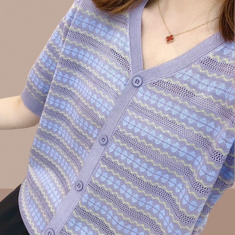 Новая женская трикотажная футболка с коротким рукавом на лето 2025 года, скрывающая живот, стильная, омолаживающая, стройнящая.