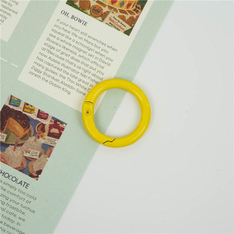 Macaron 23mm colgar chapado bobina de color caramelo abertura de resorte pequeño redondo hebilla de metal accesorios de joyería
