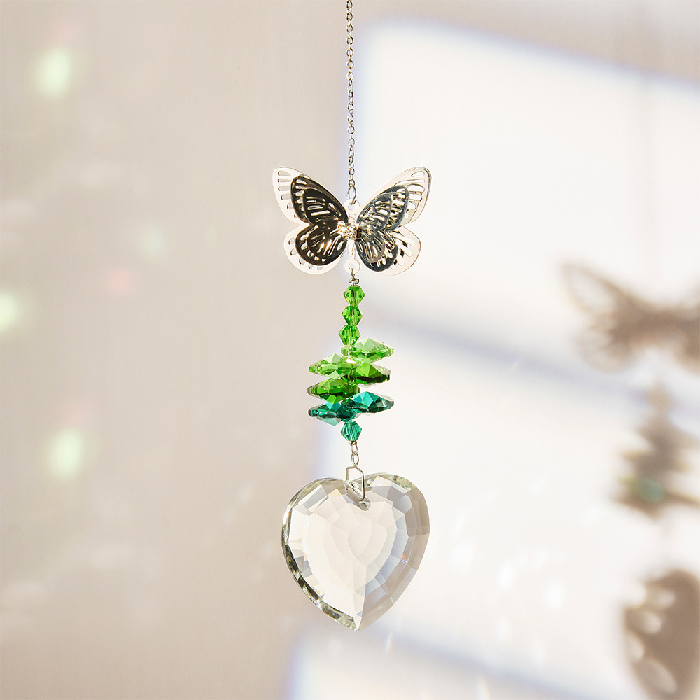 Fábrica al por mayor suministro transfronterizo mariposa verde melocotón corazón cristal colgante jardinería decoración cristal Sun Catcher campanas de viento