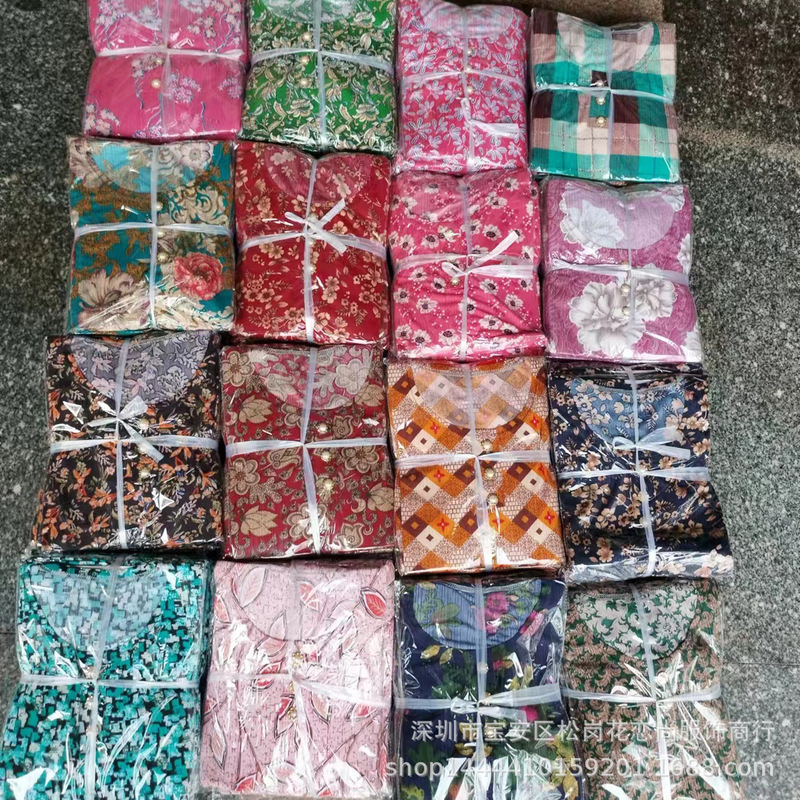 Street stalls to sell what not pressure goods on Alibaba wholesale website 1688 cheap market start-up clothes