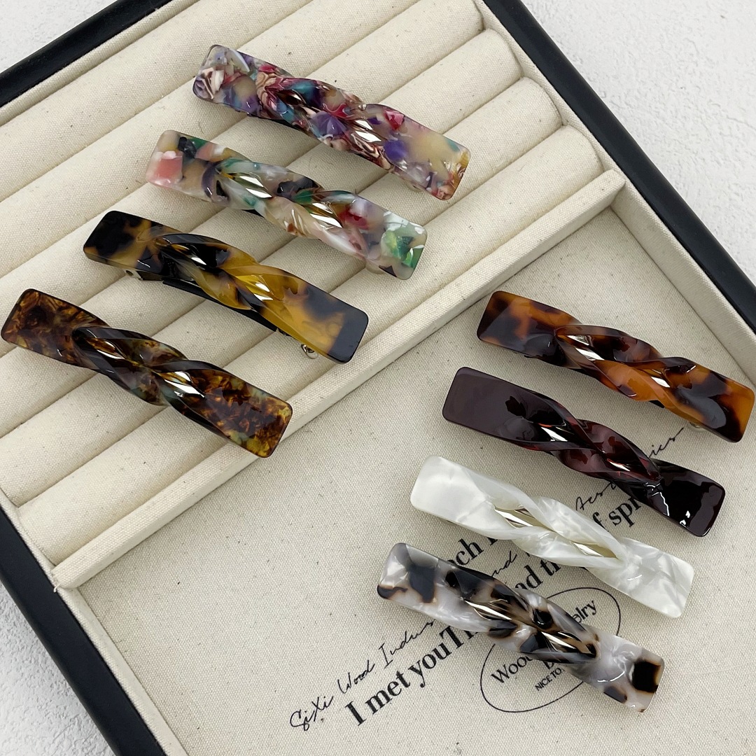 Korean Style New Leopard Print Twist Acetate Hairpin Simple Back of the Head Ponytail Spring Clip Hairpin One-Word Top Clip